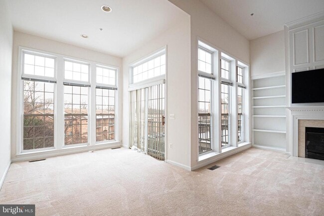 Building Photo - 1682 White Oak Vista Dr