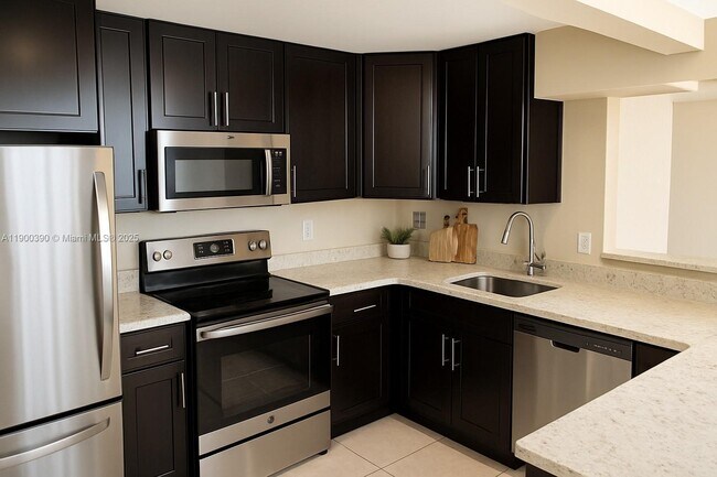 Building Photo - 2016 Bay Dr