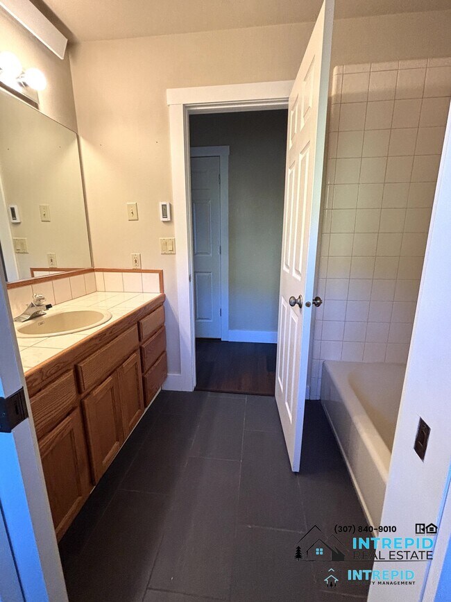 Building Photo - 116 Buckaroo Cir
