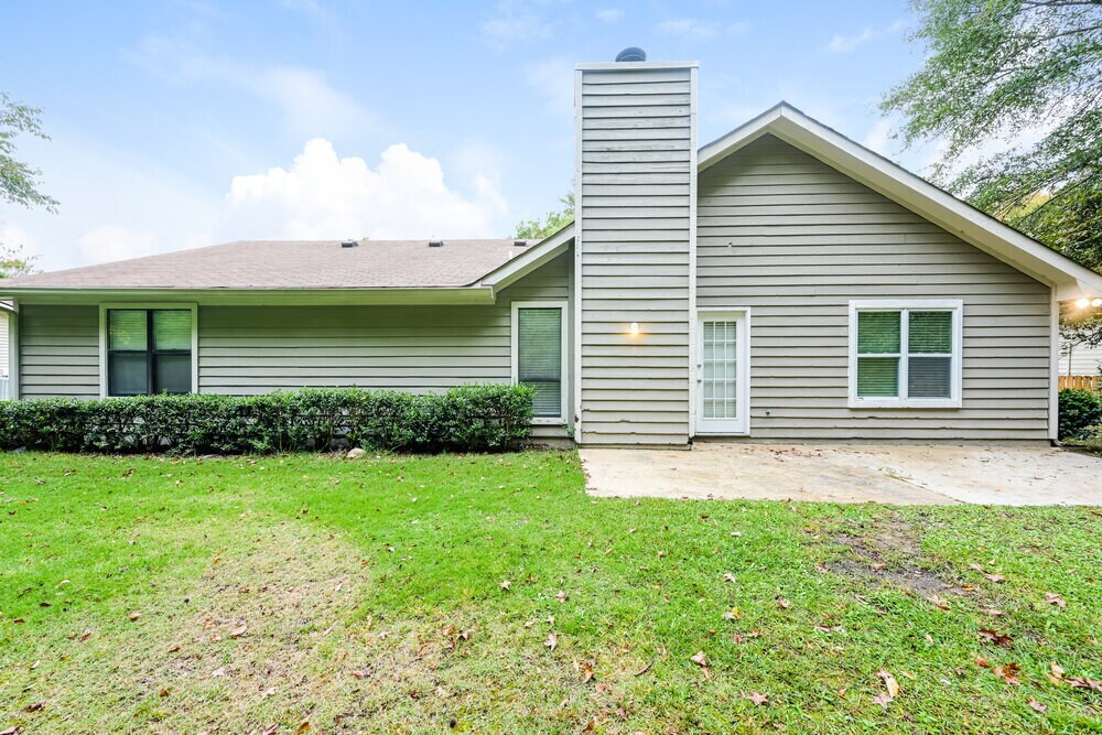 Building Photo - 8983 Habersham Dr