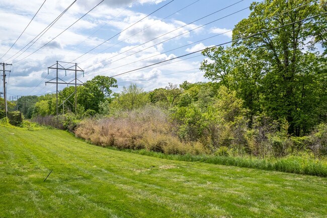 Building Photo - 509-511 Glenstone Dr.