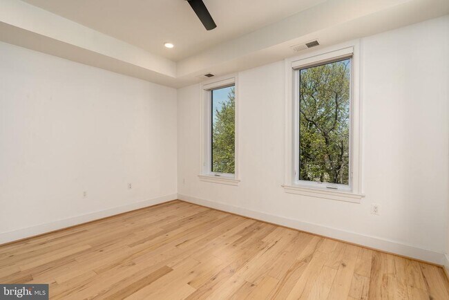 Building Photo - 811 Upshur St NW