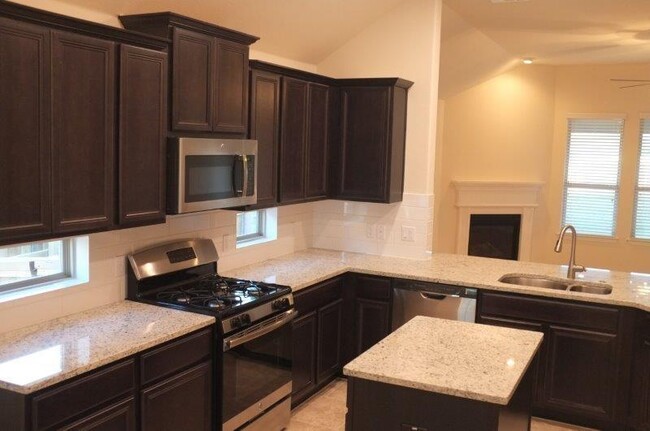 Building Photo - 108 Star Jasmine Cove