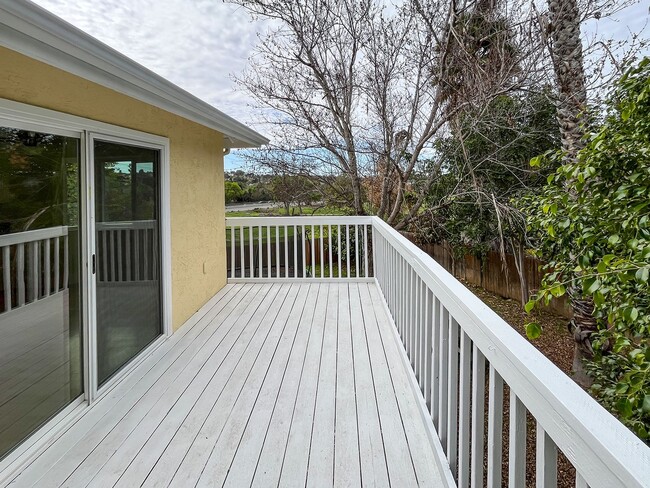 Building Photo - 3bd/2ba Single Story Vista Home With A/C