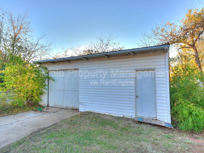 Building Photo - 512 W Lockheed Dr