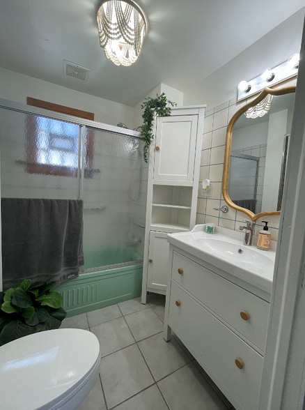 Building Photo - 814 N Fairfield Ave