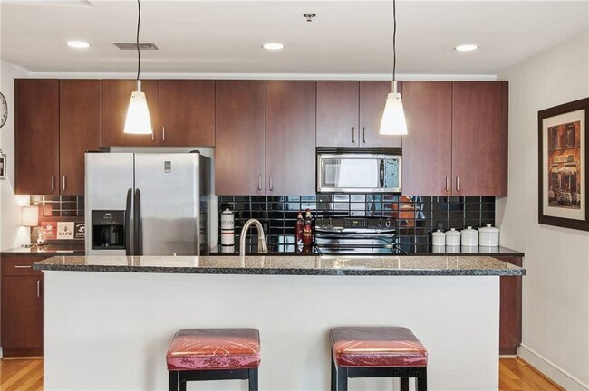 Building Photo - 44 Peachtree Pl NE