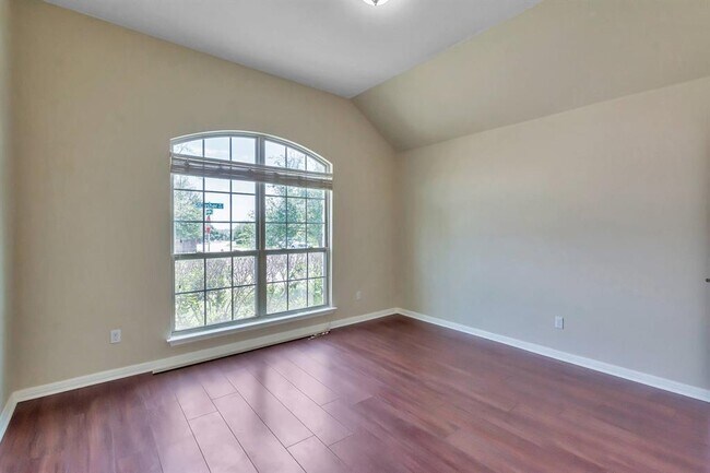 Building Photo - 101 Dasher Drive