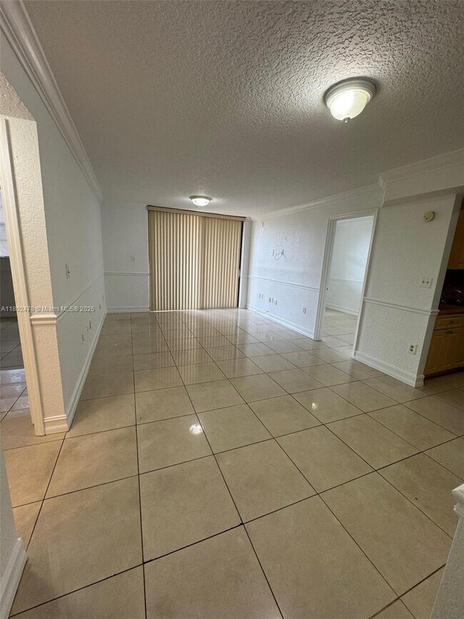 Building Photo - 3611 SW 117th Ave