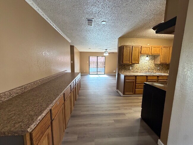 Building Photo - "Charming 3-Bedroom 2 Full Baths in Lubbock!"