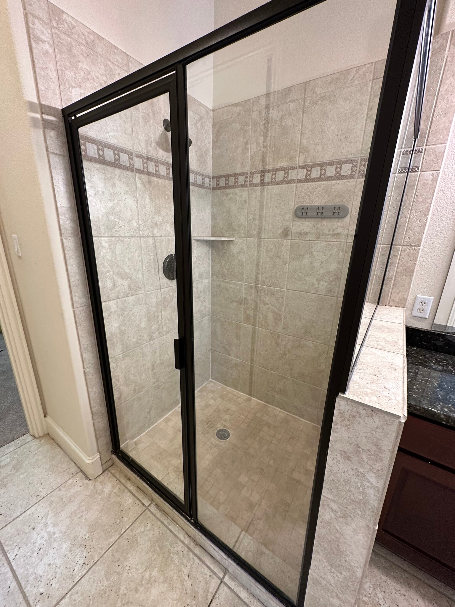 Building Photo - 6353 Richmond Ave