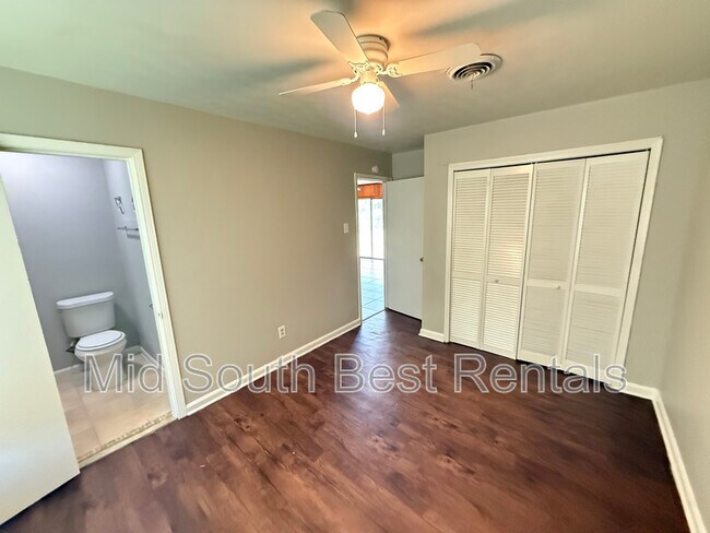 Building Photo - 3010 Ashwood Cove
