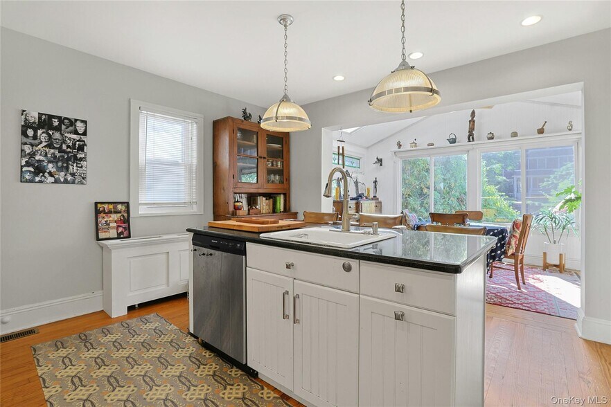 Building Photo - 351 Piermont Ave
