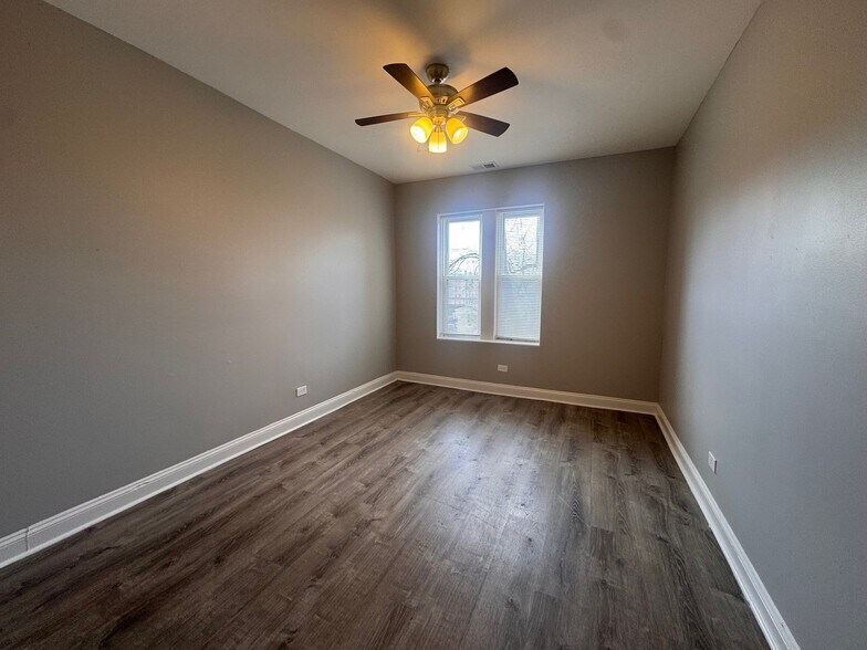 Building Photo - 525-527 N Homan Ave.