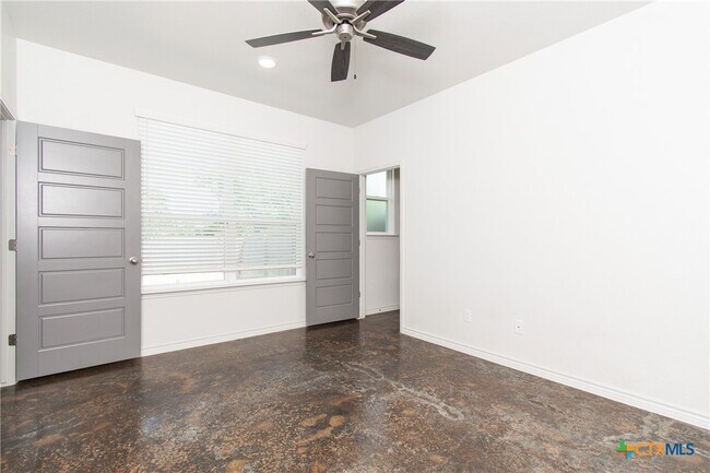 Building Photo - 319 Riptide Dr