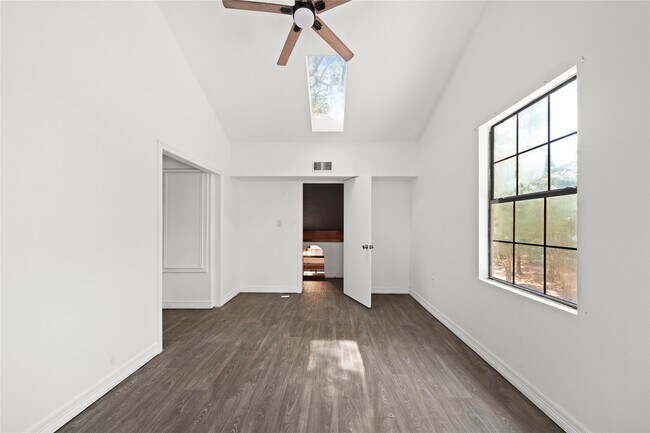 Building Photo - 27607 Decker Woods Dr