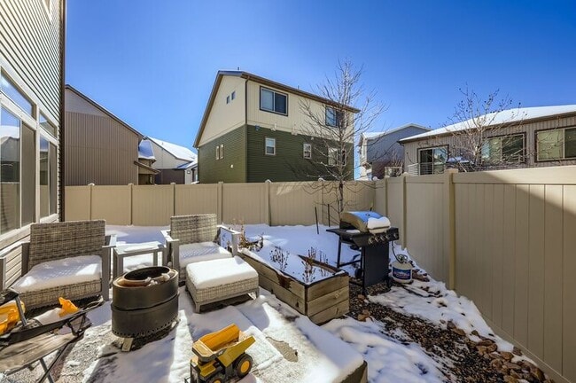 Building Photo - 9335 Arklow Wy