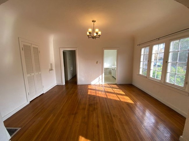 Primary Photo - LARGE Spanish Style 4-plex WeHo Adjacent