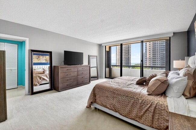 Building Photo - 4100 N Ocean Dr