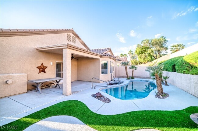 Building Photo - 1989 Songbird Ct