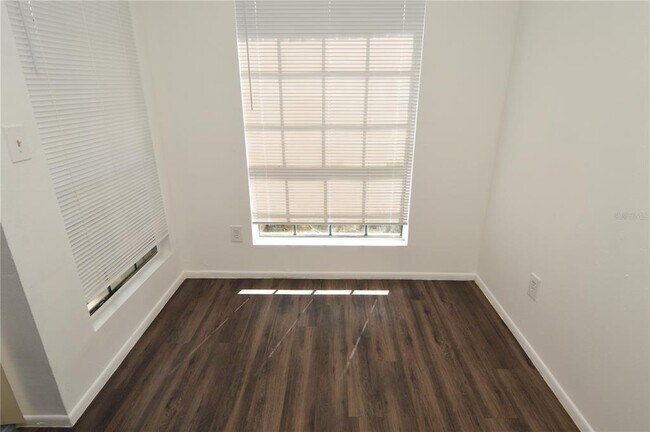 Building Photo - 8742 Mallard Reserve Dr
