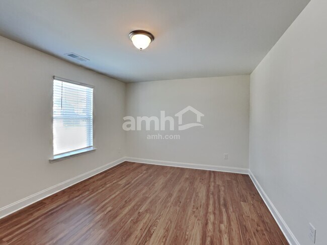 Building Photo - 153 Hazel Pk Dr