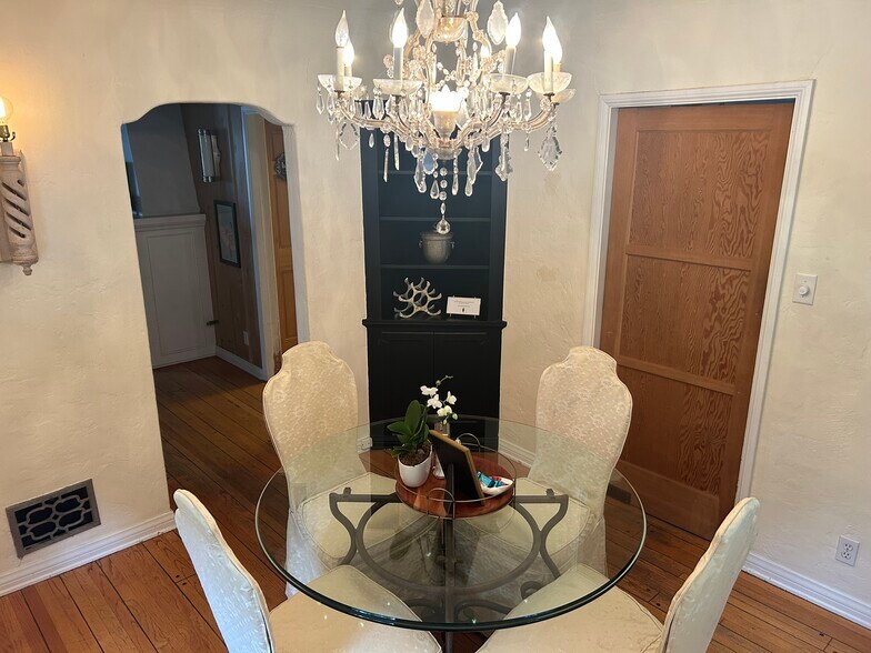 Building Photo - 1294 Boynton St