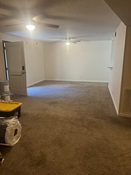 Building Photo - 110 Farm to Market 82