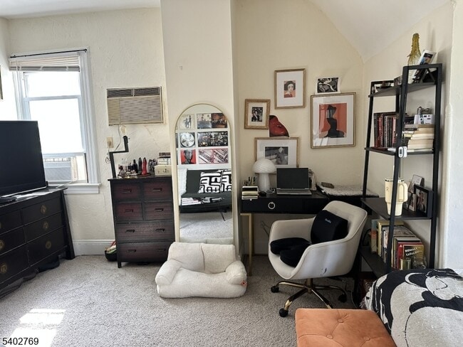 Building Photo - 19 Bowers Ln