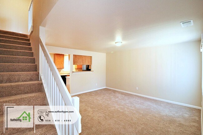 Building Photo - 2750 Shasta View Dr