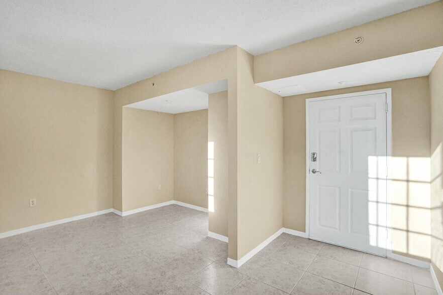 Building Photo - 201 Golden Isles Dr