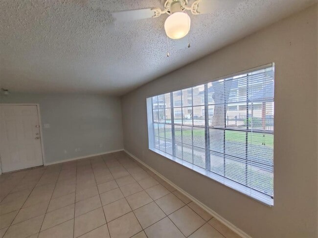 Building Photo - 2750 Holly Hall St