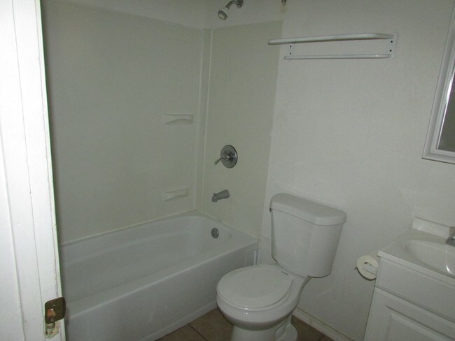 Building Photo - 3135 N Dixie Blvd