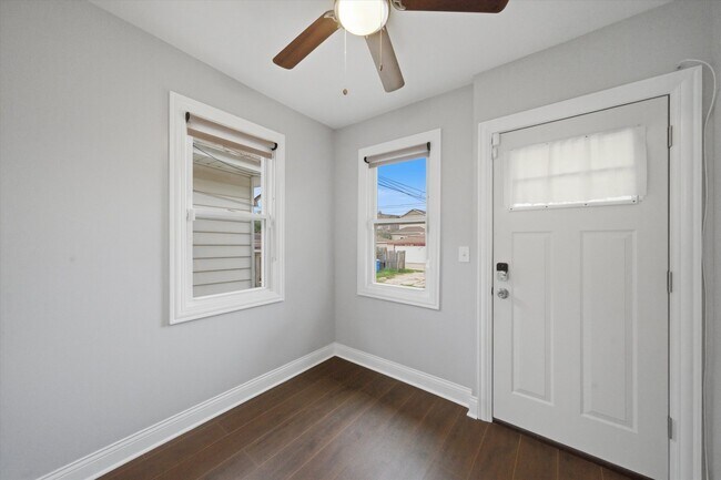 Building Photo - 8326 S Luella Ave