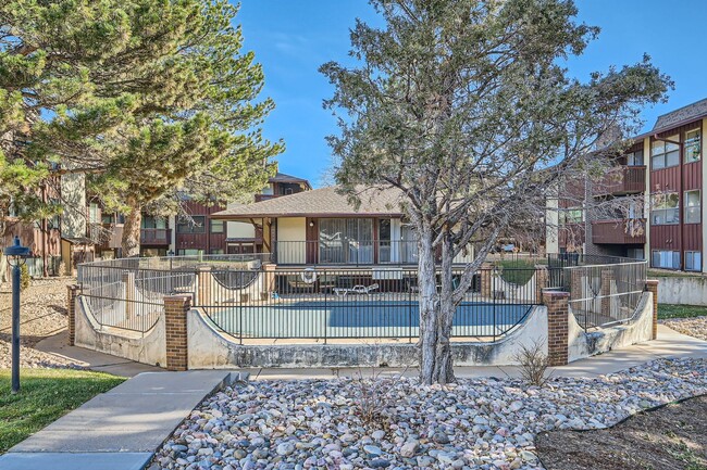 Building Photo - BEAUTIFUL 2 Bed 2 Bath Condo in Boulder- A...