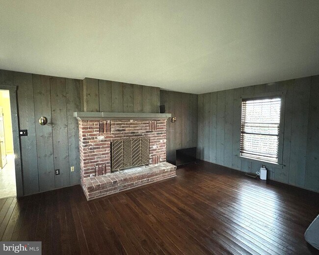 Building Photo - 723 Godshall Rd