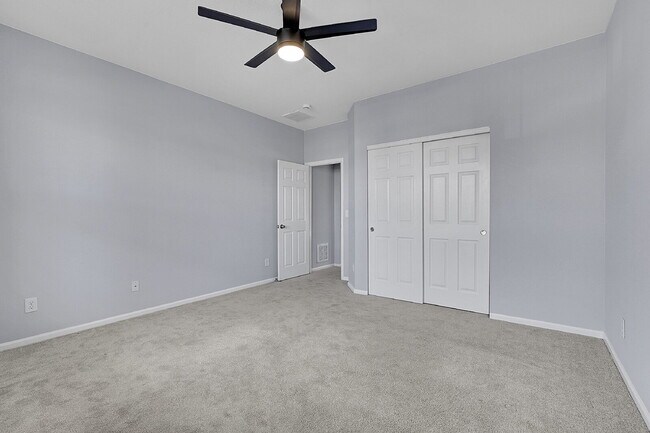 Building Photo - $2,695.95 - 3 bed, 2 bath in Lochbuie with a Large Backyard and In Unit Laundry!