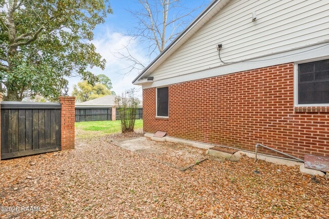 Building Photo - 418 Marguerite Blvd