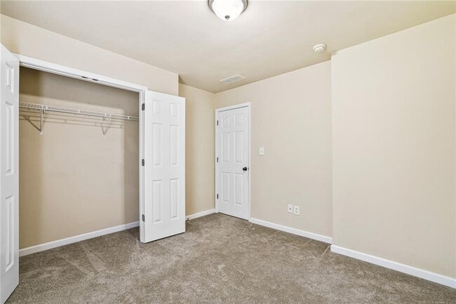 Building Photo - 771 Riverdance Dr