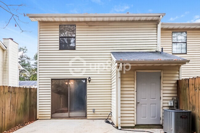 Building Photo - Fantastic 2bd/2.5ba home! Let yourself in!