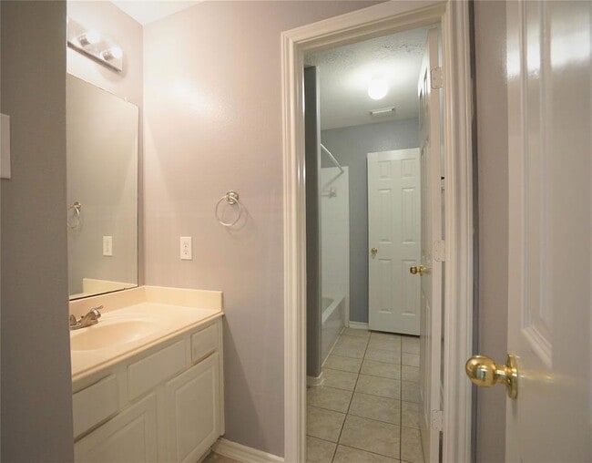 Building Photo - 106 S Abram Cir