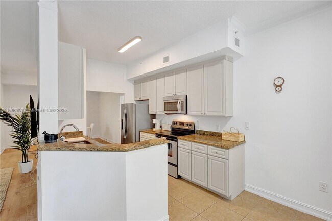 Building Photo - 3001 NE 185th St