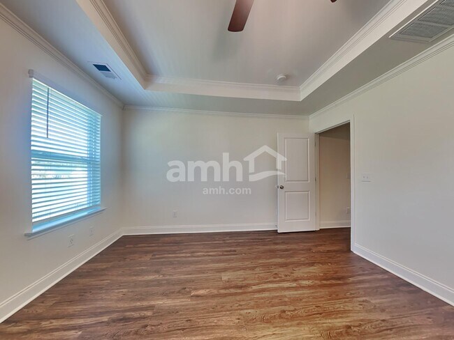 Building Photo - 320 Azore Way