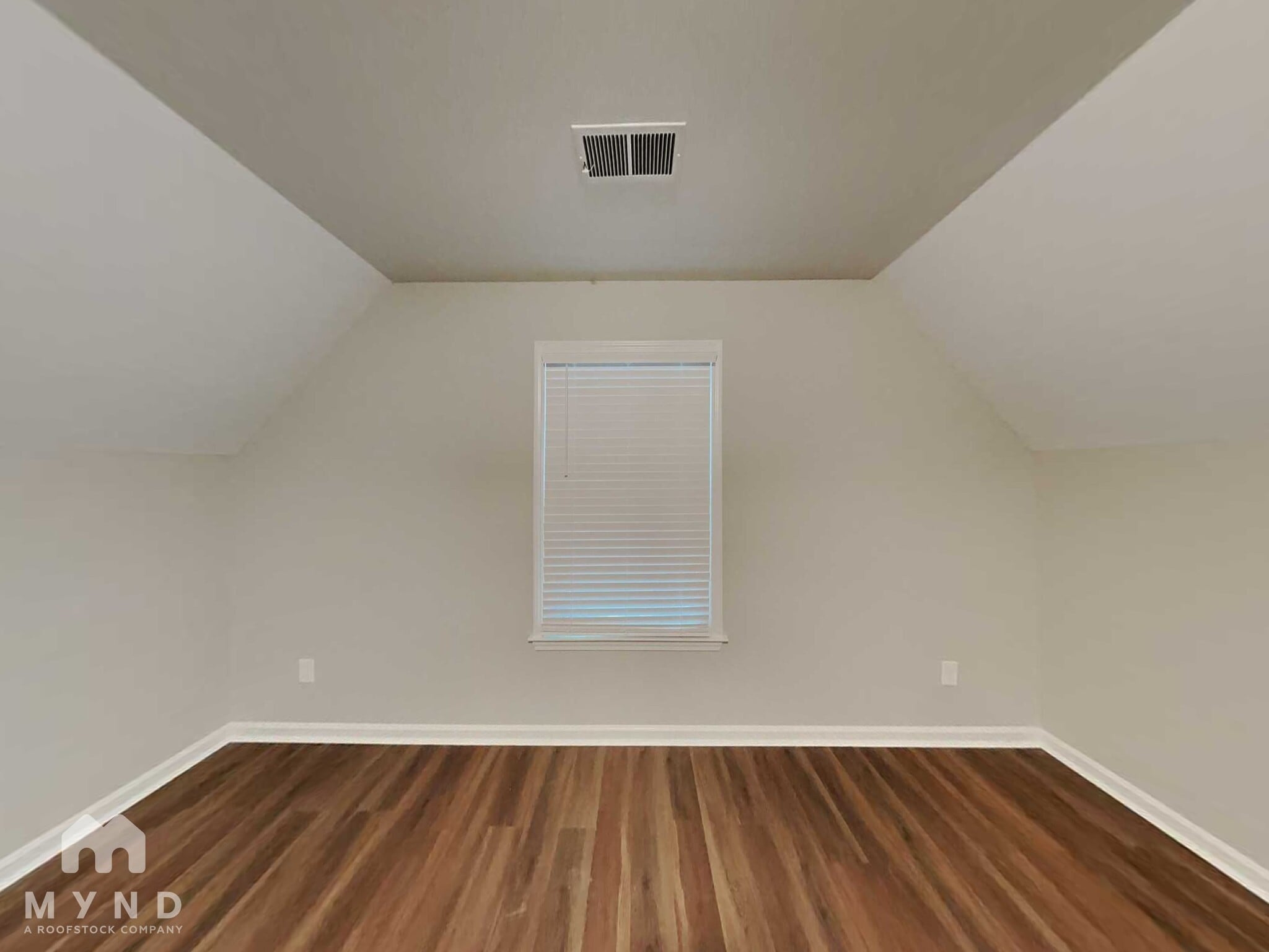 Building Photo - 3332 Nicholas Cove