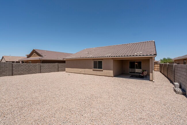 Building Photo - 1547 E Inouye Dr
