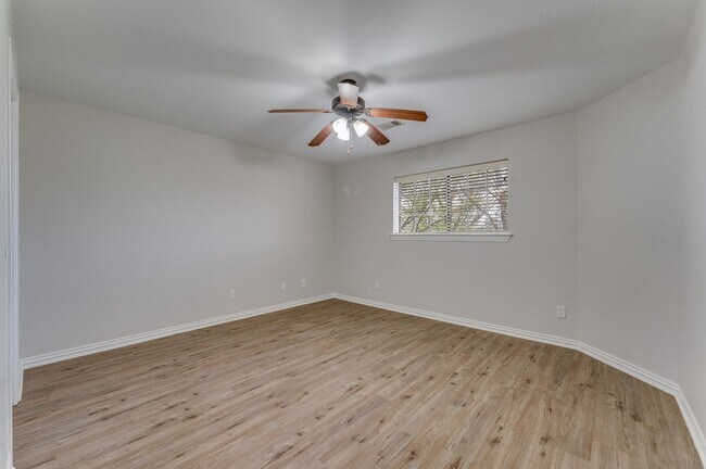 Building Photo - Peng-4077 Glenstone