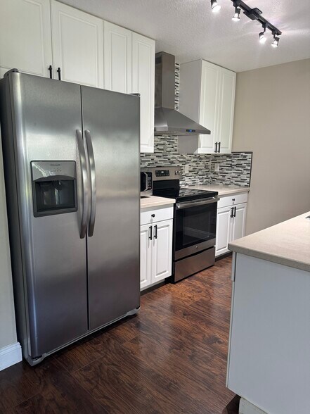 Building Photo - 12836 Woodmill Dr