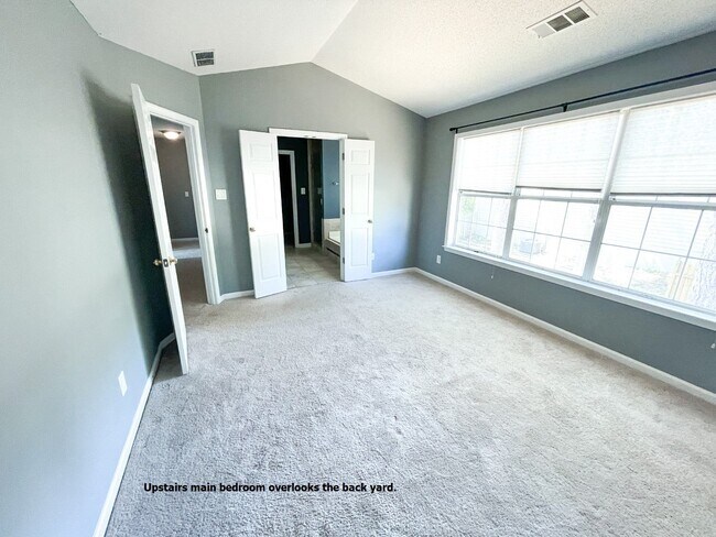 Building Photo - Beautiful fenced in Corner Lot!