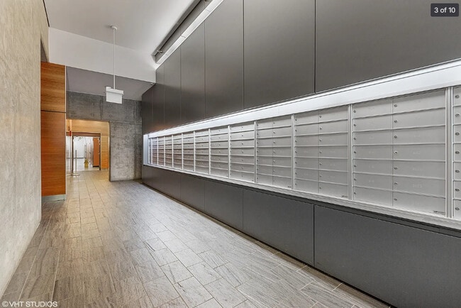 Building Photo - 1720 S Michigan Ave