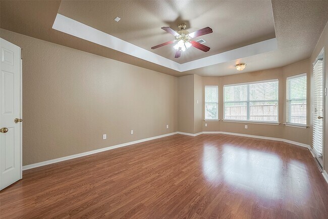 Building Photo - 134 E Foxbriar Forest Cir